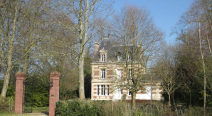 Chateau de Launay (212 x 116)
